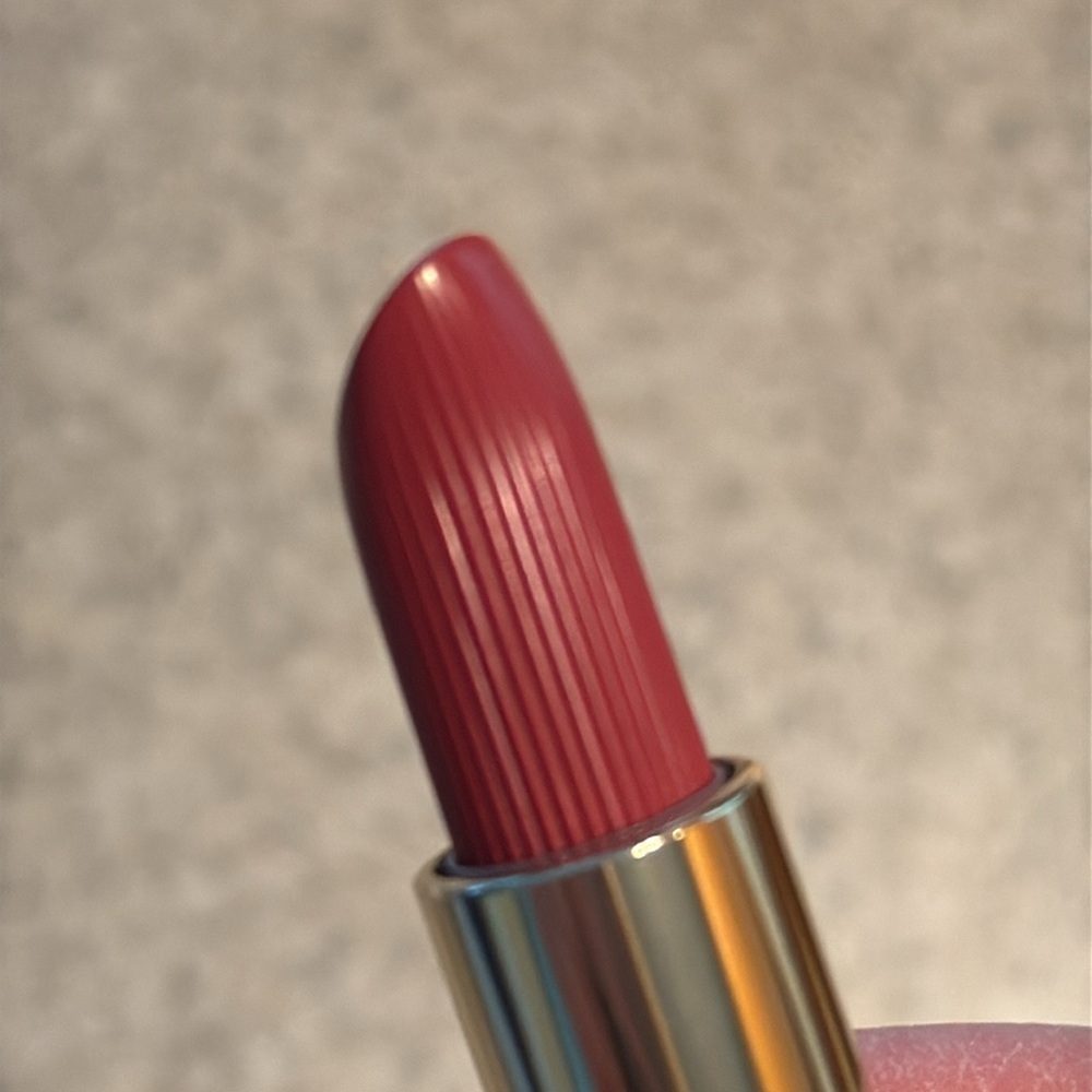 New Estee Lauder Rebellious Rose Pure Color Lipstick. #420 Full size. - Picture 6 of 11